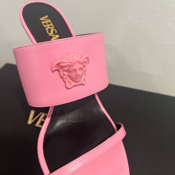 Versace Medusa Mule Sandal Baby Pink 40EU (10W) - Picture 2 of 7